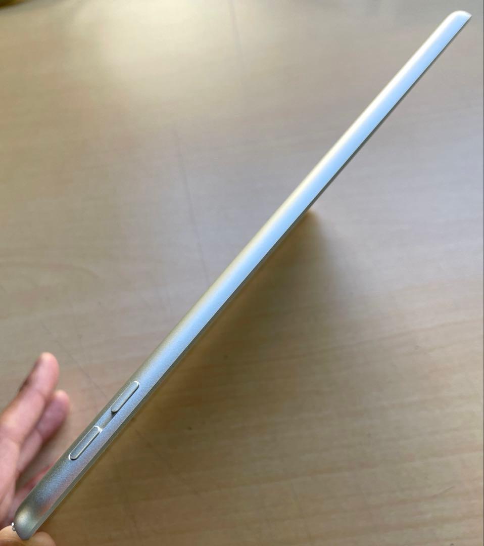 iPad 第5世代　A1822　Wi-Fiモデル　シルバー　32GB 美品　#5