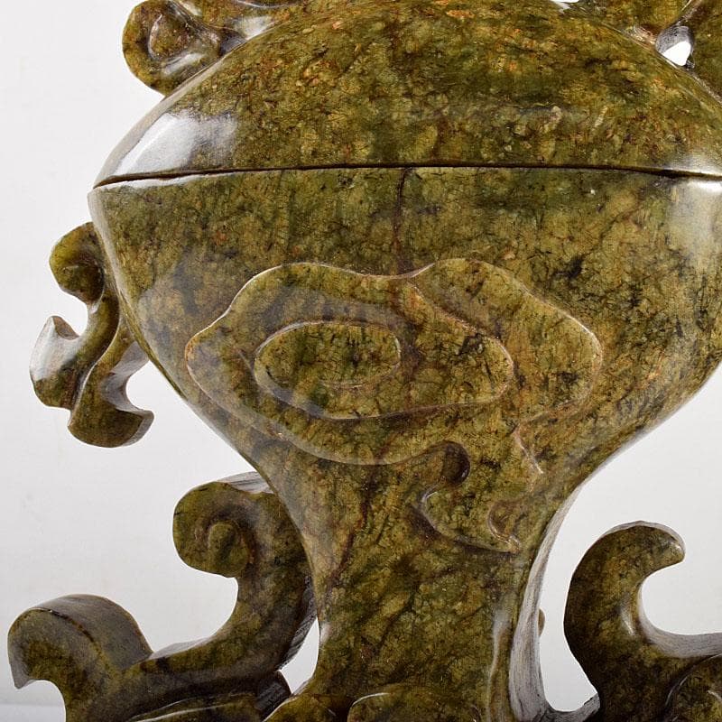 中国　玉石碧玉彫刻　龍鈕蓋爐　獅子香炉　飾壷　唐木台付　M　4741B