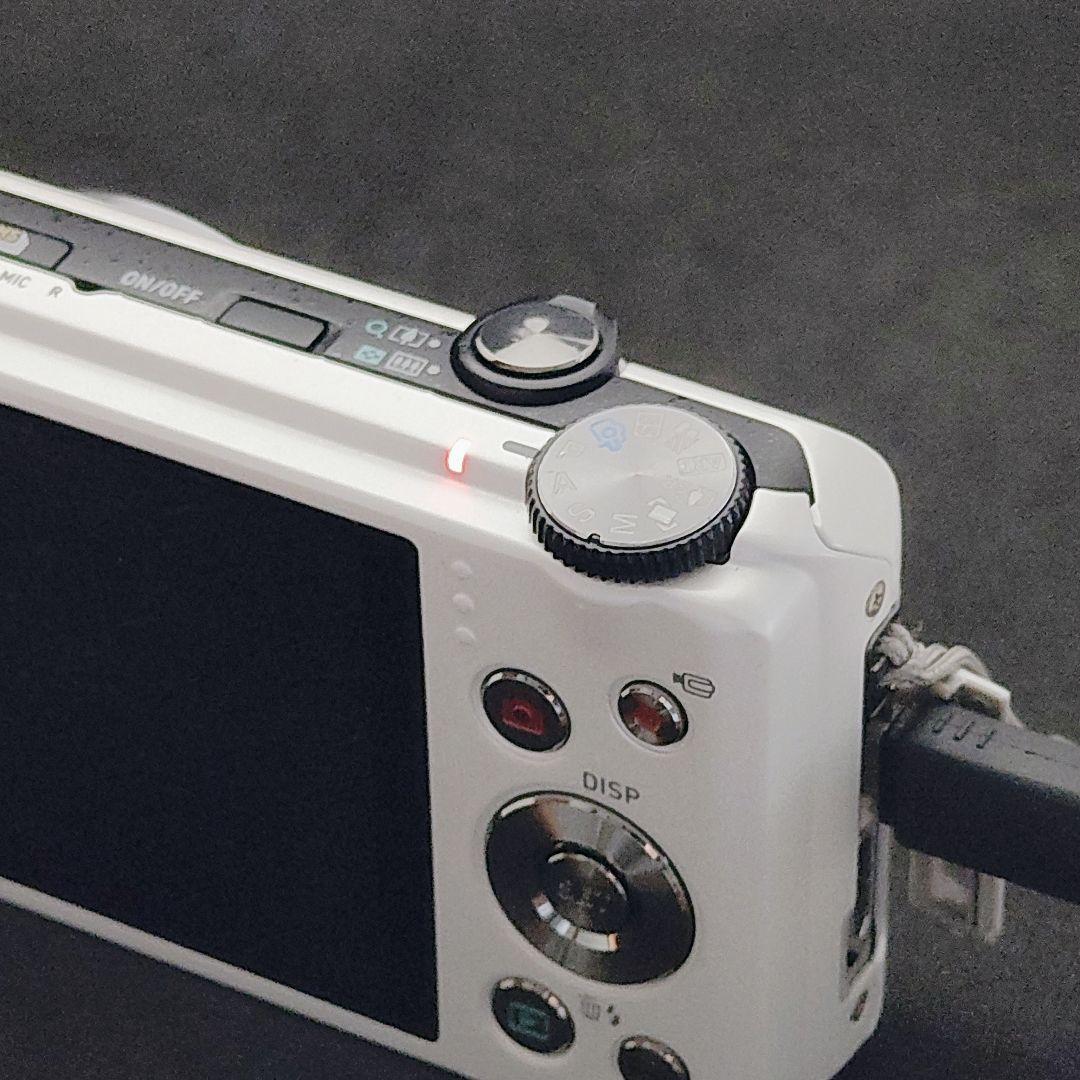 【レア ビックロ限定】CASIO EXILIM EX-ZR400 ホワイト