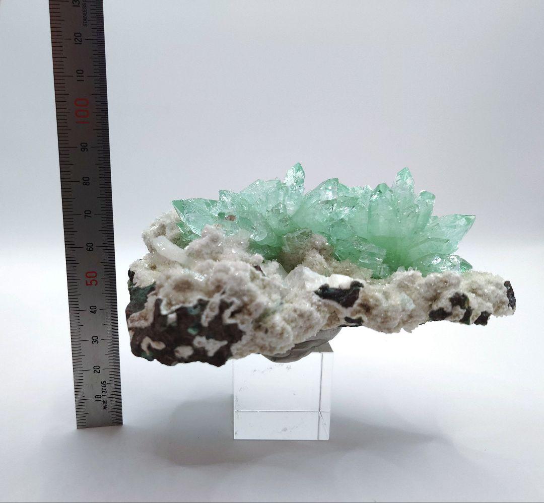 アポフィライト 魚眼石 鉱石 鉱物 ミネラル 標本 原石 母岩付き 犬牙状 ②