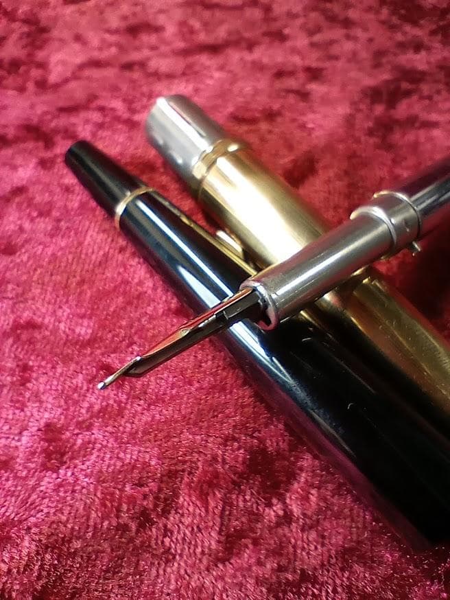 PILOT パイロット 万年筆 初期型 高級 キャップレス 【C-700GW】