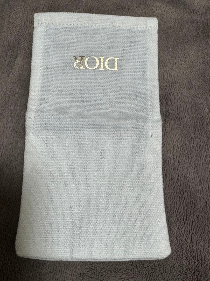 【正規品】DIOR 両耳ピアス (箱、布入れ物付き)