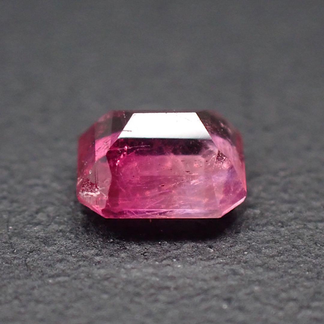 【アメリカ/ユタ産】レッドベリル