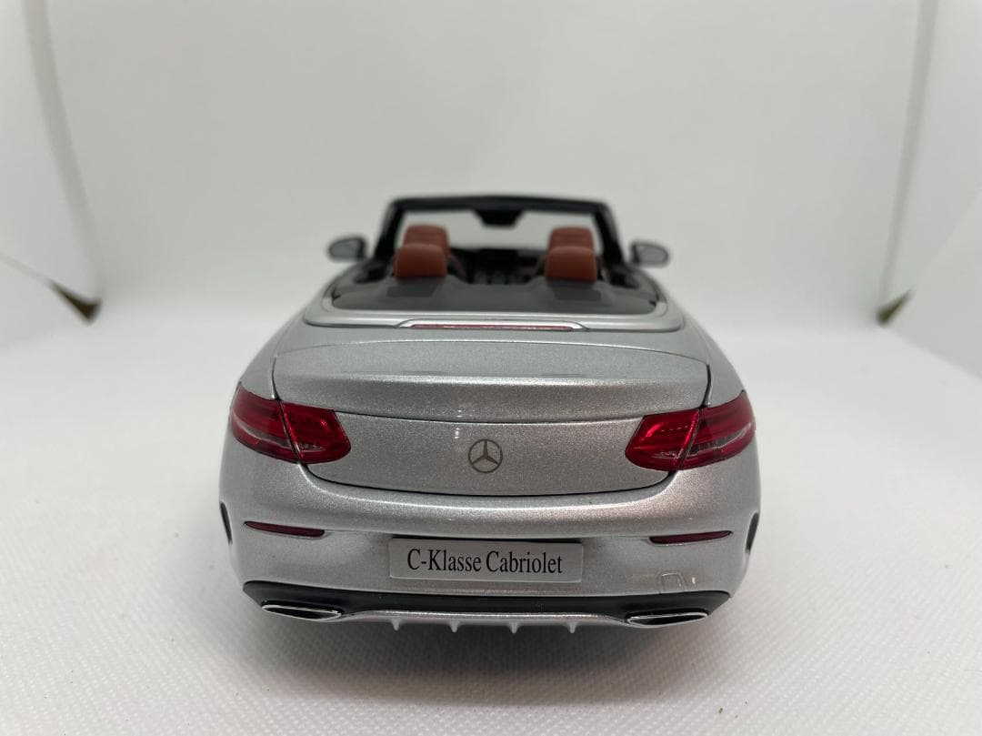 305-111 1/18 メルセデスベンツ C-KLASSE Cabriolet