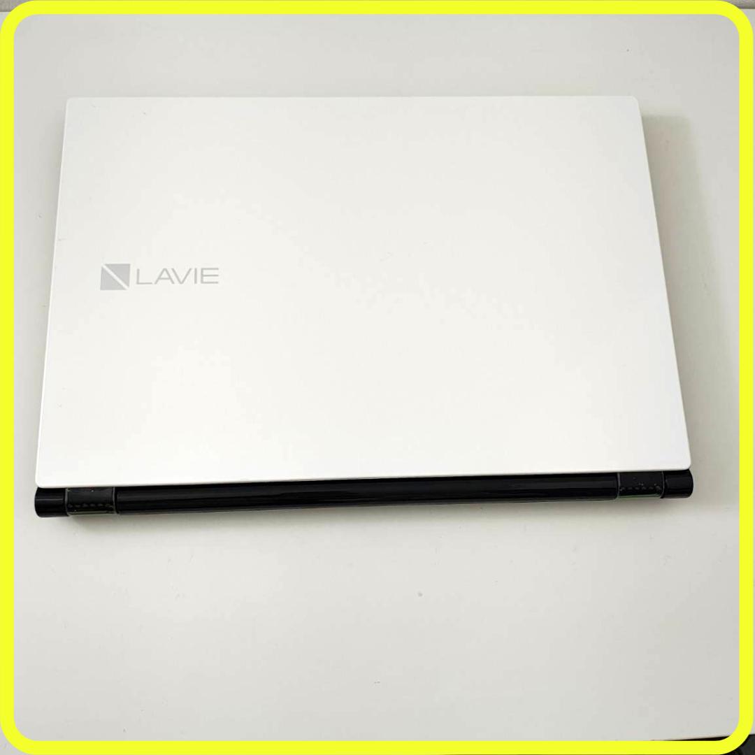 白　新品SSD256GB⭐️windows11 ノートパソコン　カメラ　788