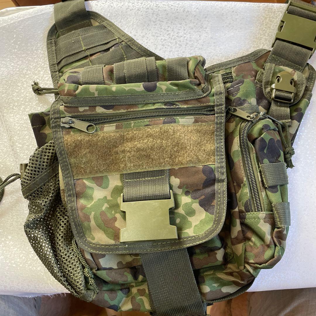 迷彩パンツ　ジャケット リュック　ボディバッグ　ポーチ　ベルト　多機能ポケット