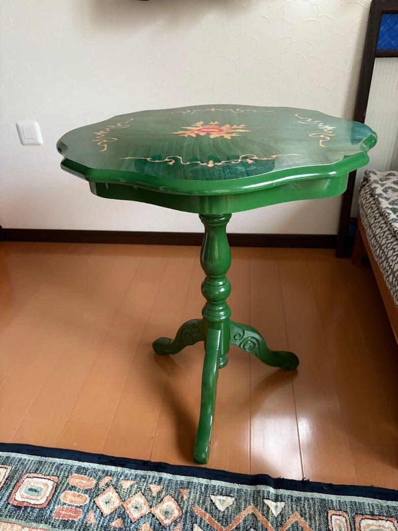 アンティーク　イタリア　象嵌　緑色の花模様八角形テーブル