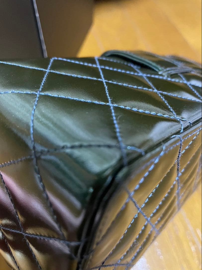 CHANEL ブルーキルティングバッグ