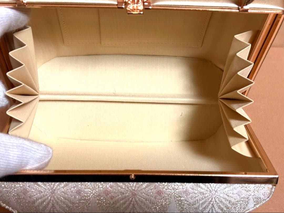 和装バッグ＆草履セット　フリーサイズ　ゴールド＆ホワイト系