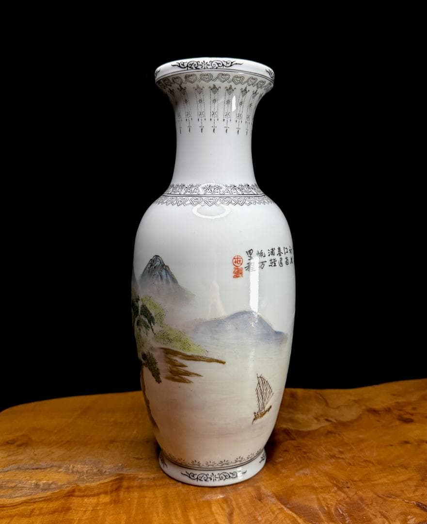 中国古美術　唐物　景徳鎮　粉彩 色絵　山水風景図　花瓶　高さ30.5cm