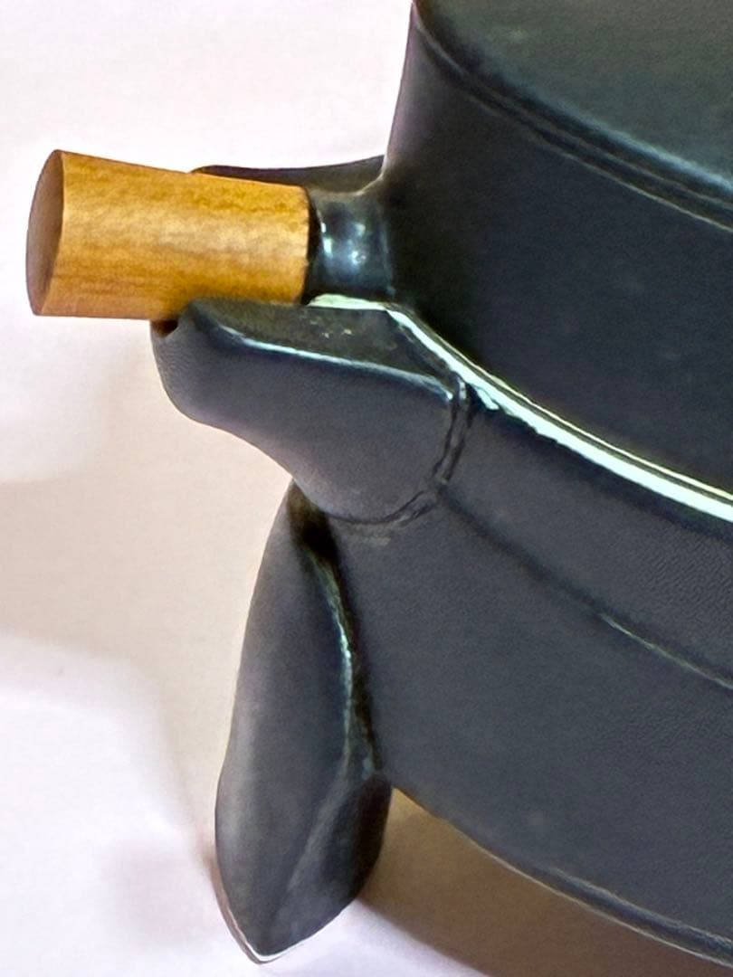 陶芸品　蓋付き　釉薬　脚付き