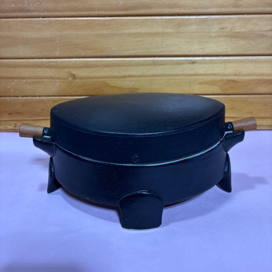 陶芸品　蓋付き　釉薬　脚付き