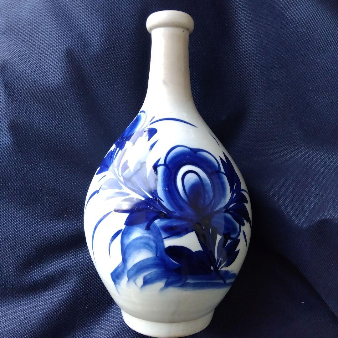 和骨董 　藍染付け 30㎝大徳利 白磁 　牡丹唐草　蜻蛉