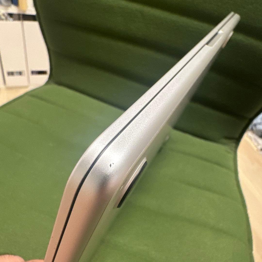 MacBook本体 MacBook Air m2 2022 16GB 256G