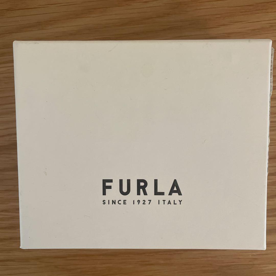 ［ももすけ]FURLA 三つ折り財布
