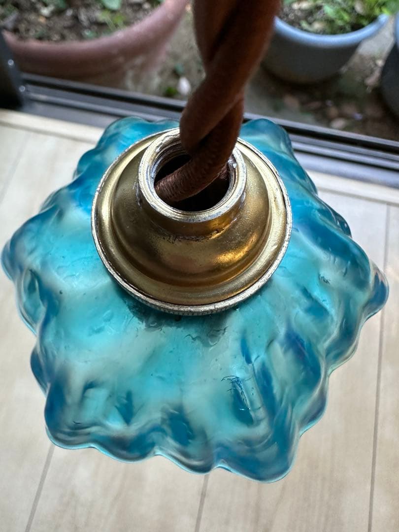 フランス アンティーク ブルーオパール螺旋模様の小さな可愛らしいアトリエランプ＊