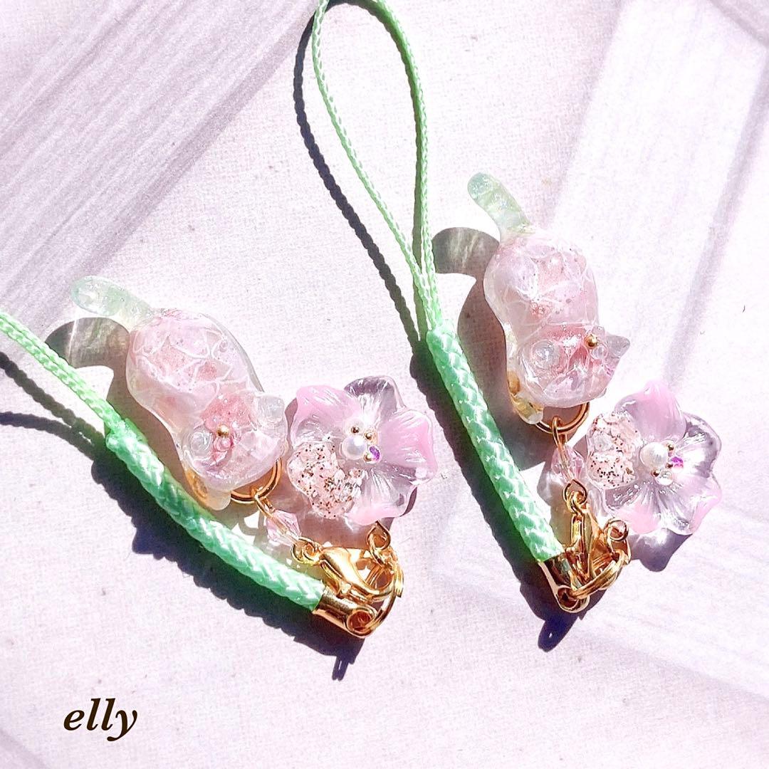 【sawasawa様】1198.天然石　琉球ガラス　桜　じゃれ猫　レジン　根付