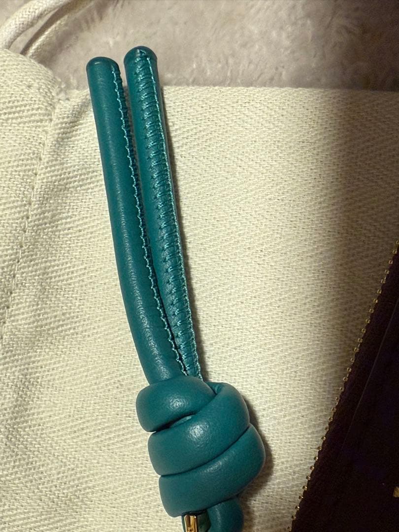 美品 LOEWE ノット  カードホルダー フラグメントケース ボルドー