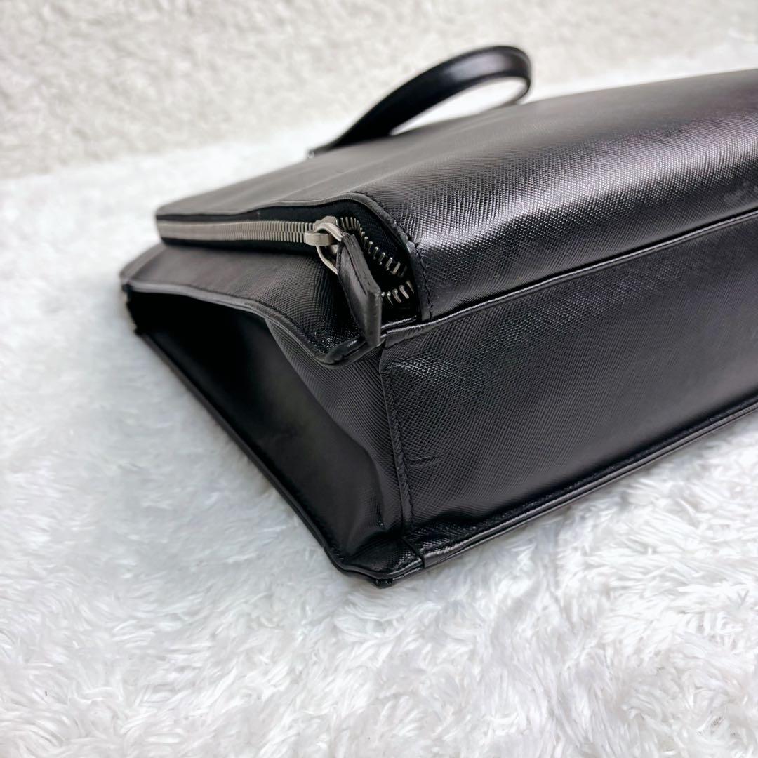 【極美品】PRADA ビジネスバッグ A4収納 ブリーフケース 正規品 三角ロゴ