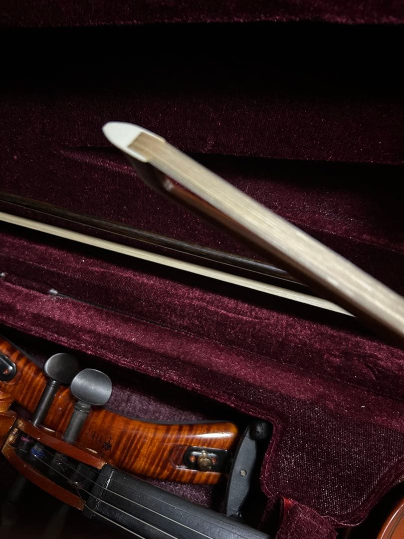 美品ヴァイオリン 4 / 4サイズ ハードケース＆弓付き