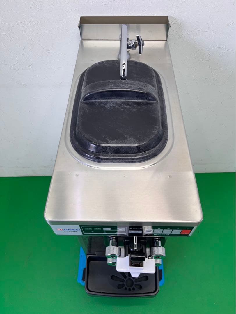 ☆地域限定送料無料☆工場整備品☆日世 ソフトクリームフリーザー　業務用