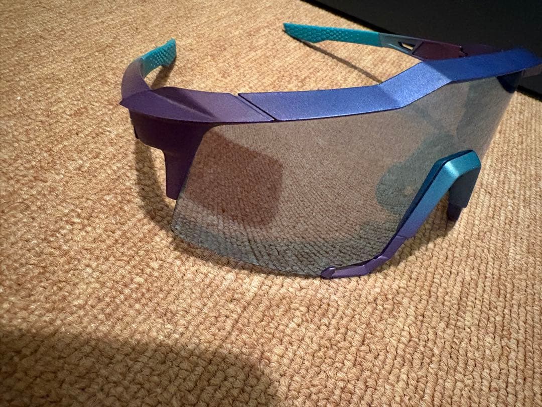 100% フレームレス サングラス 紫と青