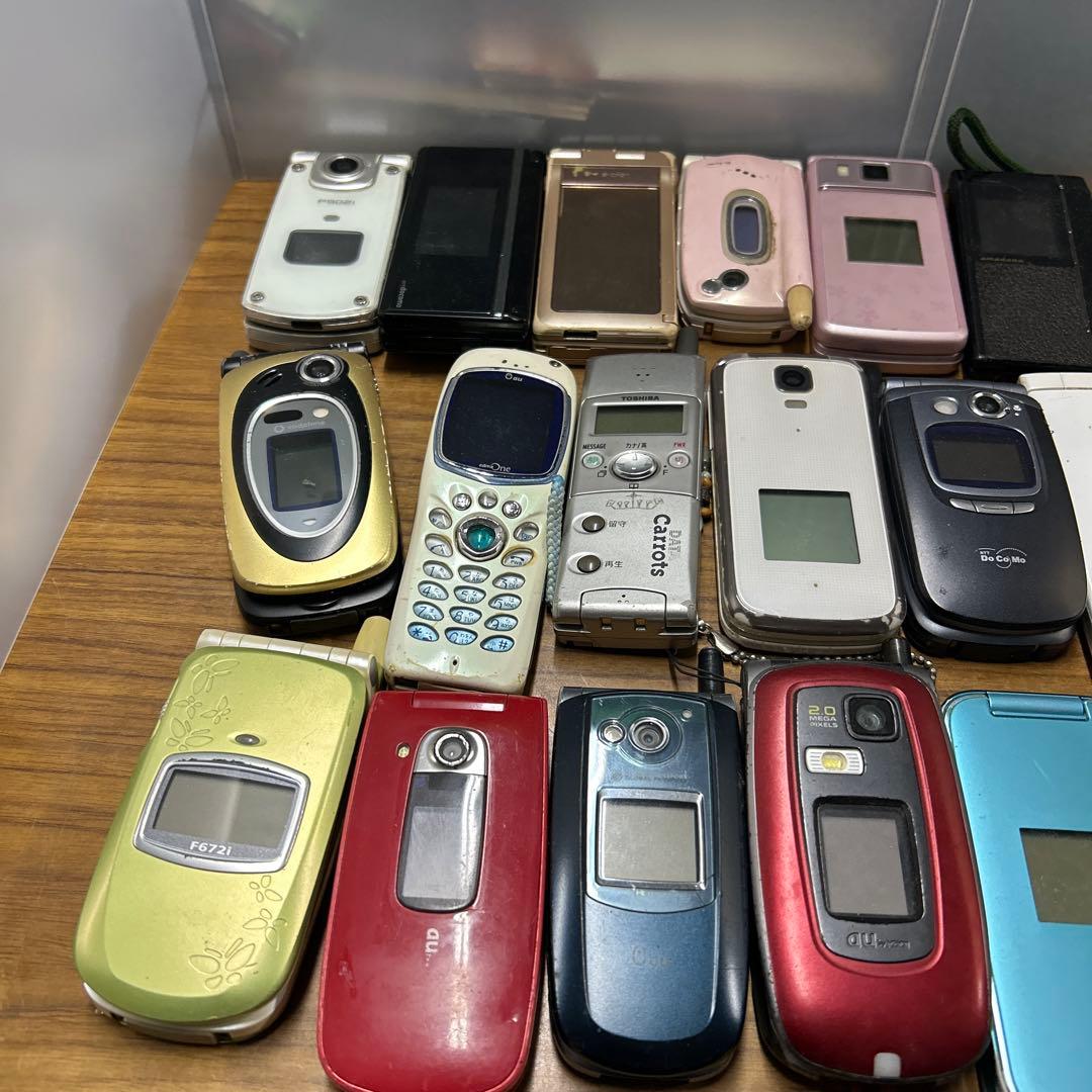 ガラケー 携帯電話 おまとめ 27台　動作未確認 ジャンク