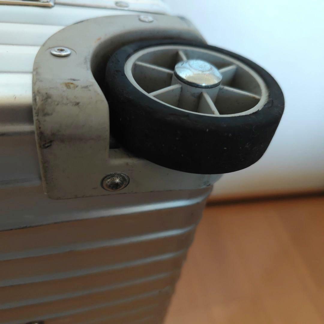 RIMOWA アルミ キャリーケース②（48×26×74cm）