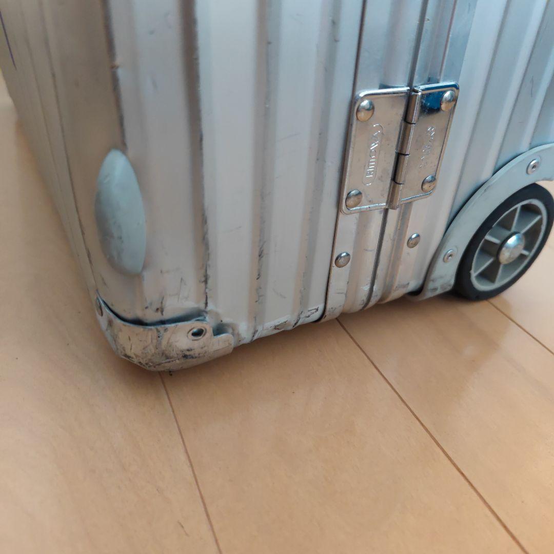 RIMOWA アルミ キャリーケース②（48×26×74cm）
