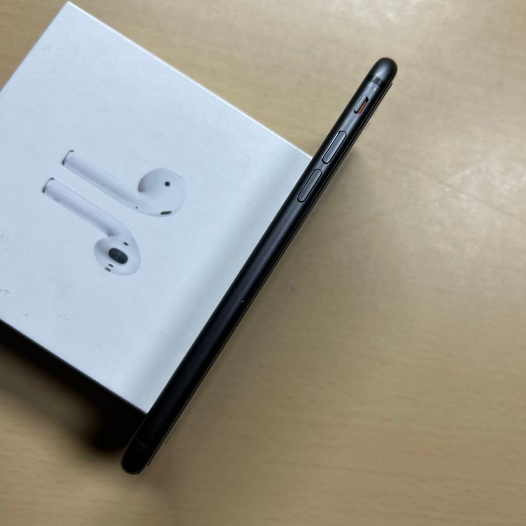 iPhone8 64GB SIMフリー　画面割れあり　バッテリー最大容量73%