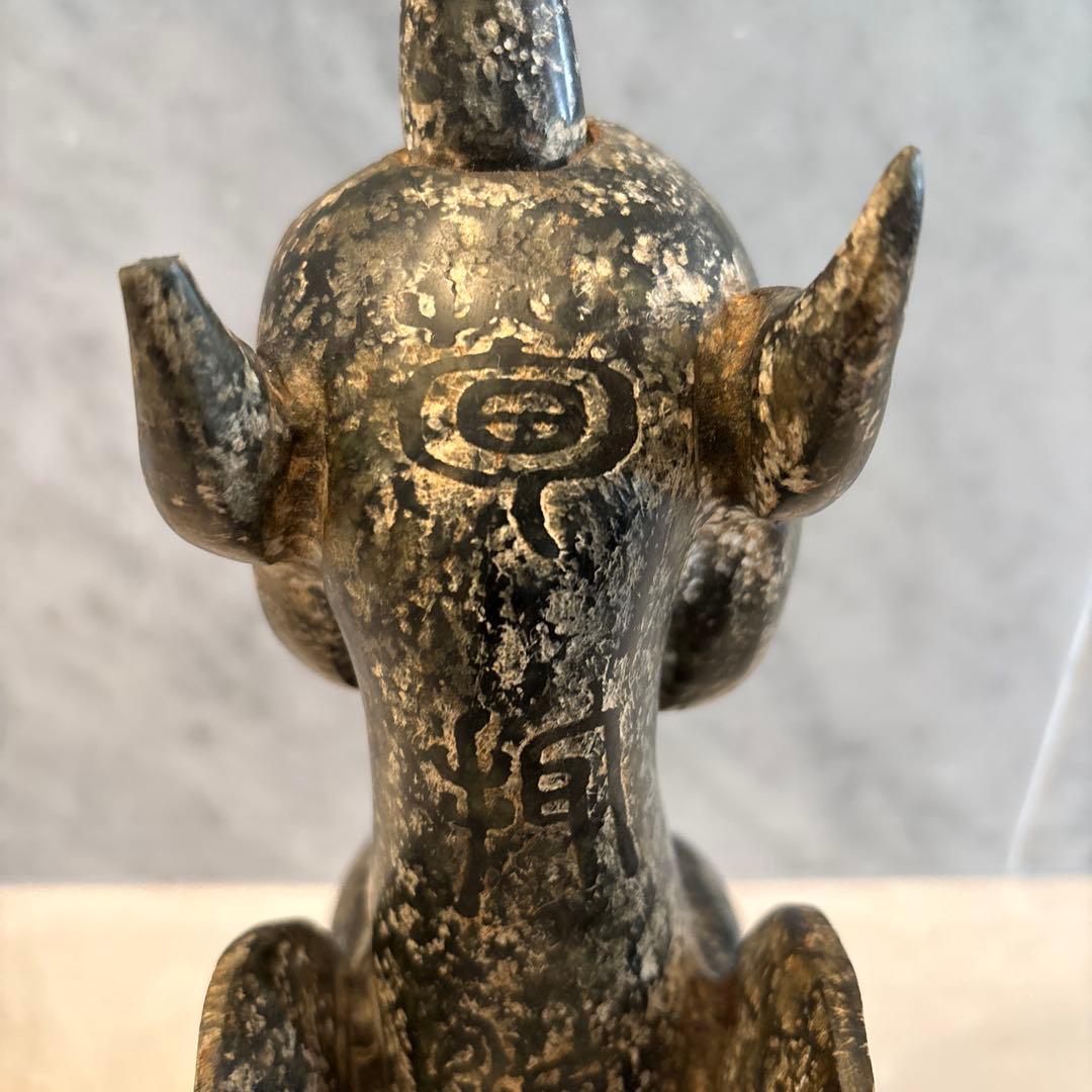 中国アンティーク　威厳のある姿が美しい幸運を呼び込む霊獣、麒麟の石製オブジェ