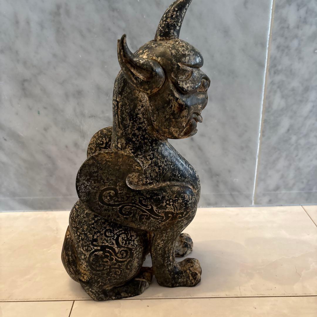 中国アンティーク　威厳のある姿が美しい幸運を呼び込む霊獣、麒麟の石製オブジェ