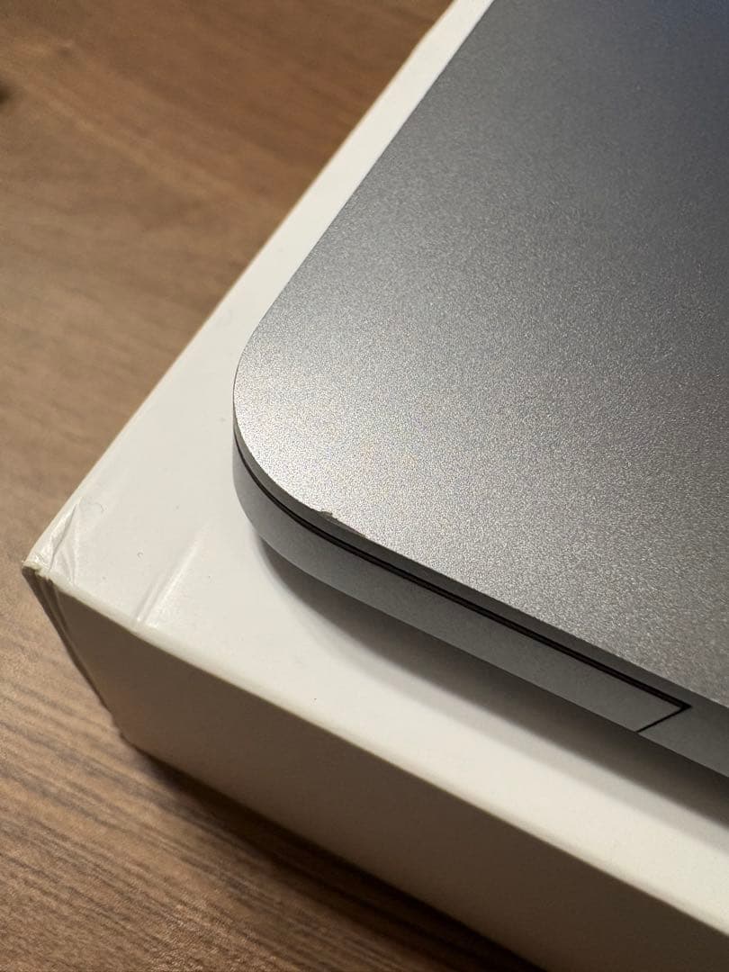 【美品】Apple MacBook 13インチ 256GB スペースグレー