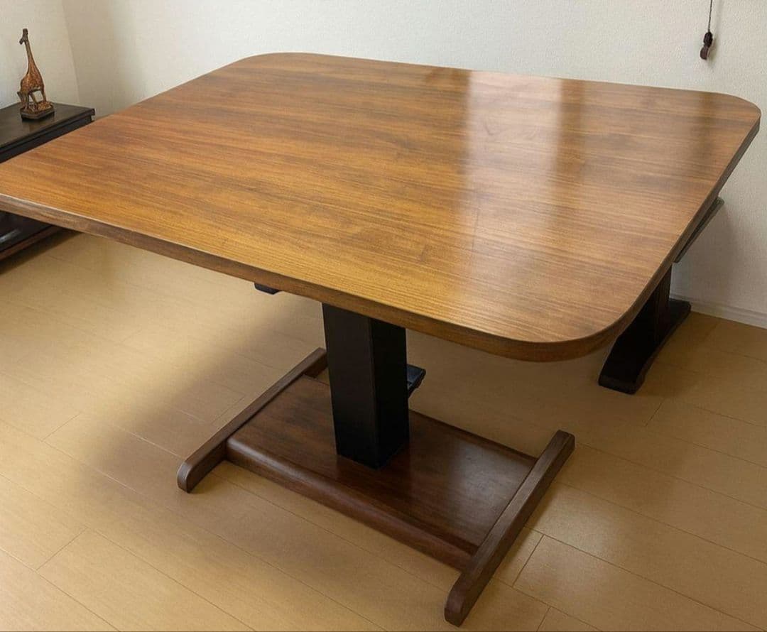 シギヤマ家具　昇降式テーブル