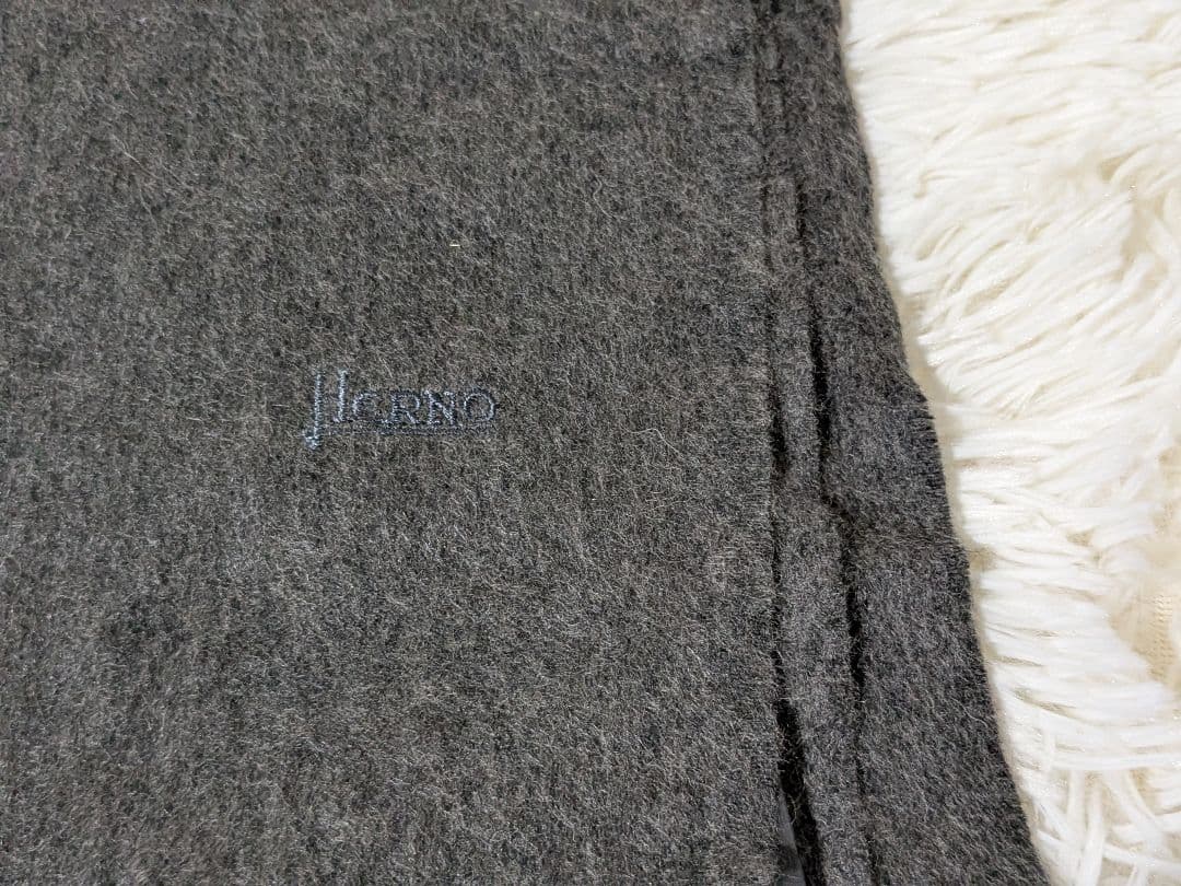 未使用　ヘルノ　HERNO　カシミヤ　100％　大判　マフラー　ストール　グレー