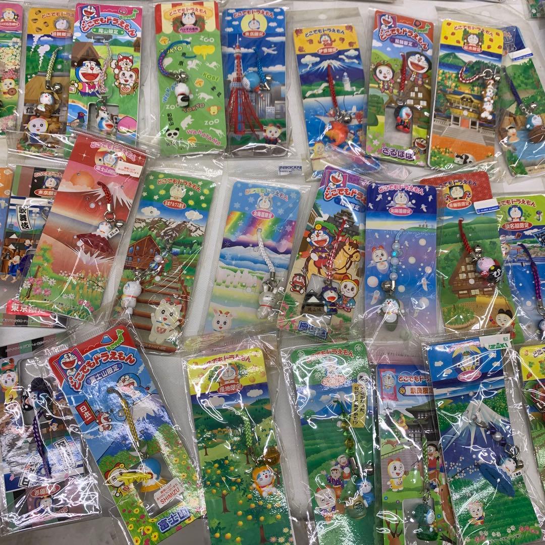 ▲ どこでもドラえもん　限定ストラップ　ストラップ　ピンバッジ　まとめ　71点