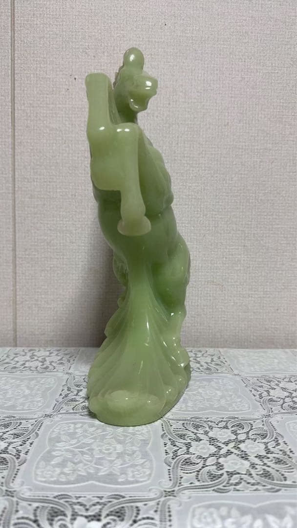 緑色の馬の彫刻 約20cm