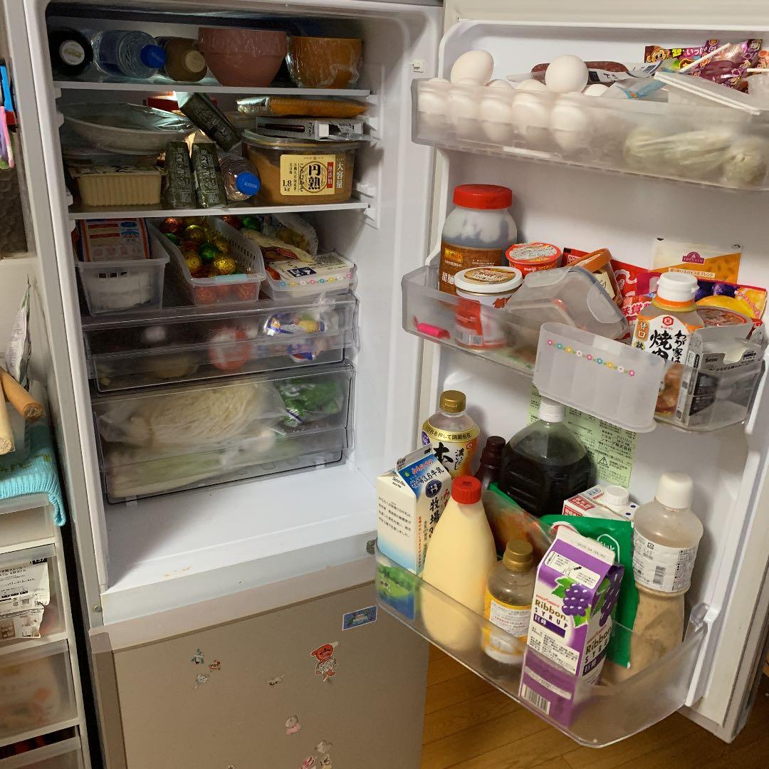 sharp自用の冷蔵庫です