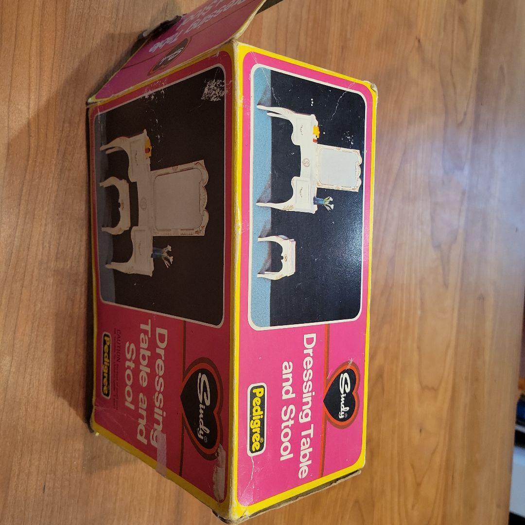 ドレッシング テーブルとスツール ヴィンテージ シンディ ペディグリー