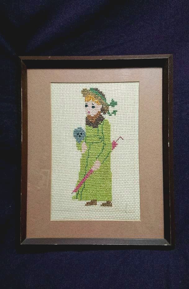 ヴィンテージ古い刺繍絵画    ヨーロッパの少女の絵画     アンティークの絵