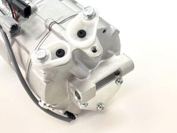 日産 セレナ ワゴン C26 エアコンコンプレッサー 92600-1VA0A