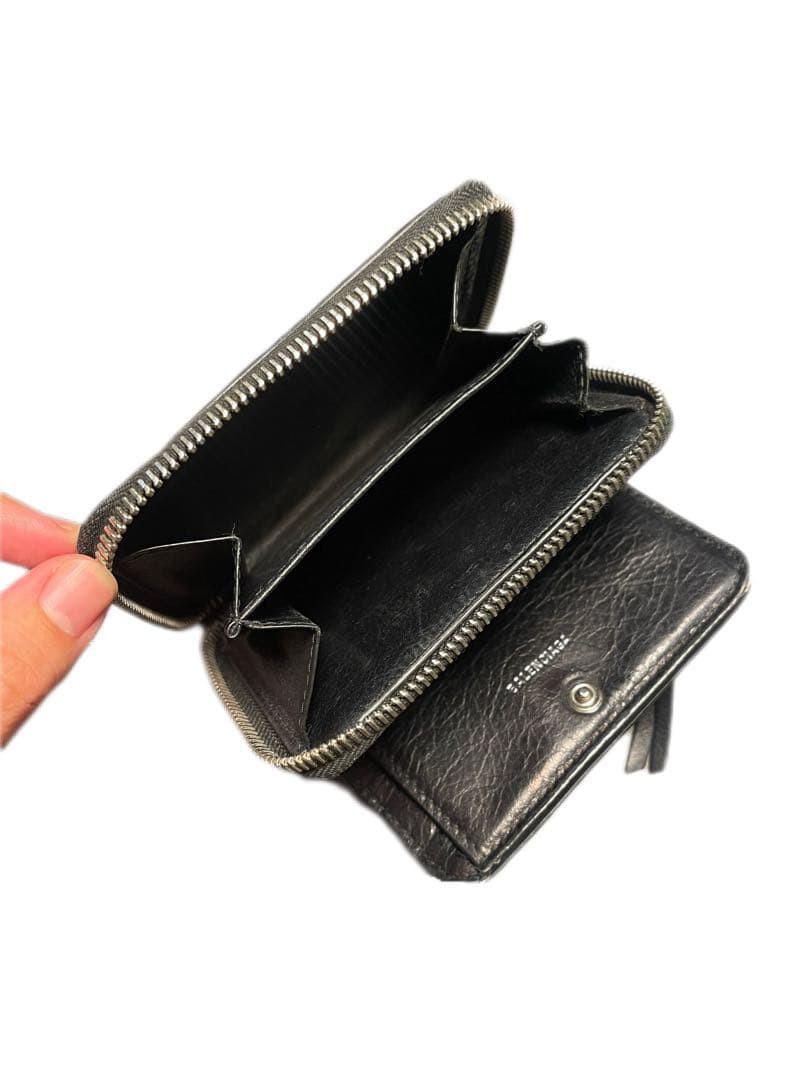 バレンシアガ BALENCIAGA 二つ折り財布 ブラック✳︎