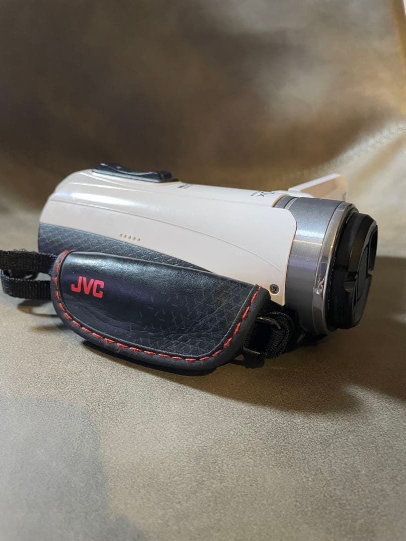 JVC ビデオカメラ　GZ-F117-W everio エブリオ