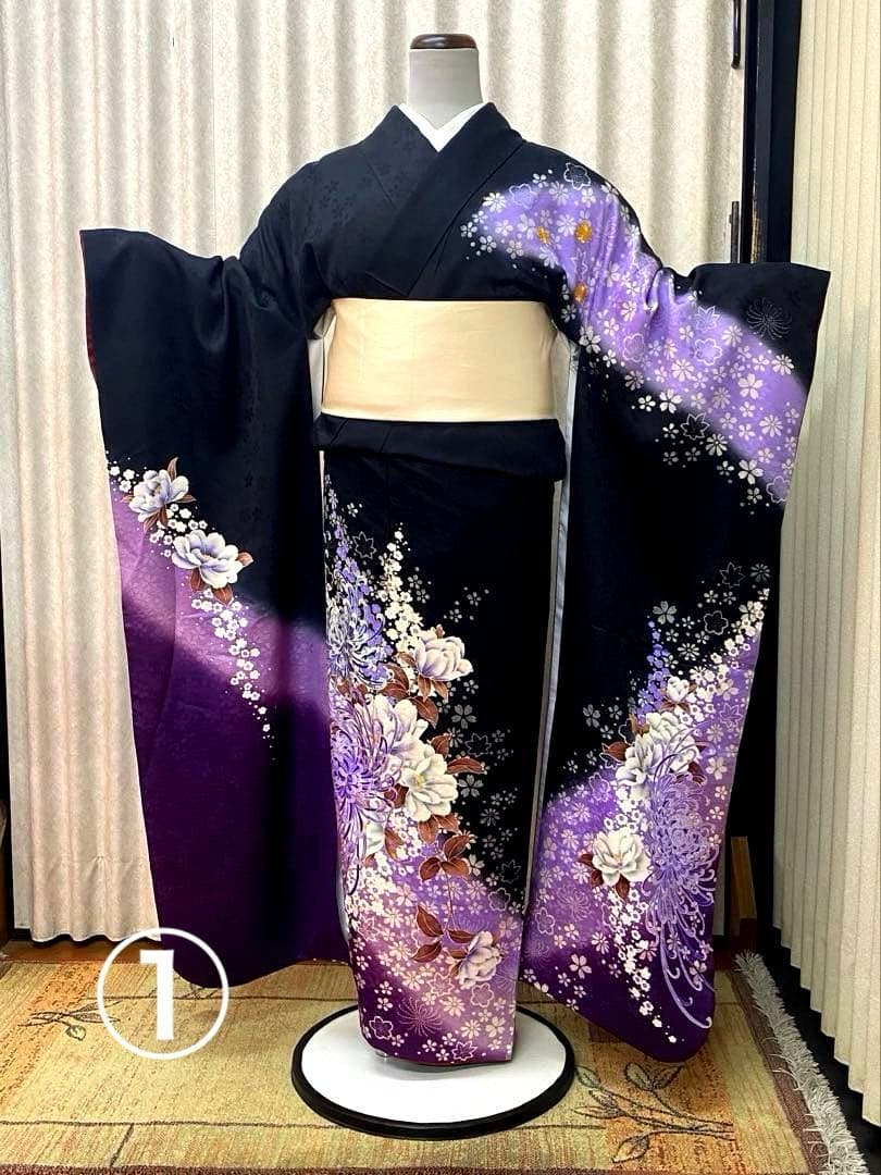 正絹振袖 黒と紫の花柄グラデーション 肩金糸刺繍