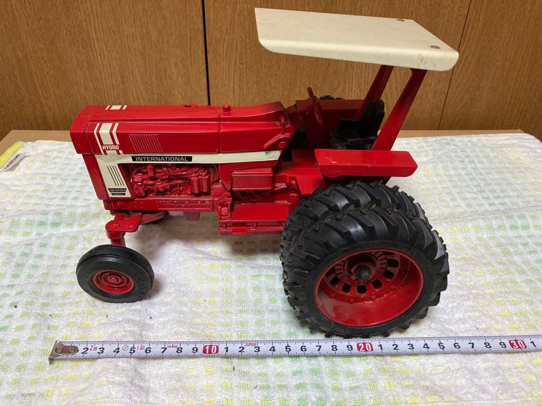 ERTL インターナショナル　トラクター