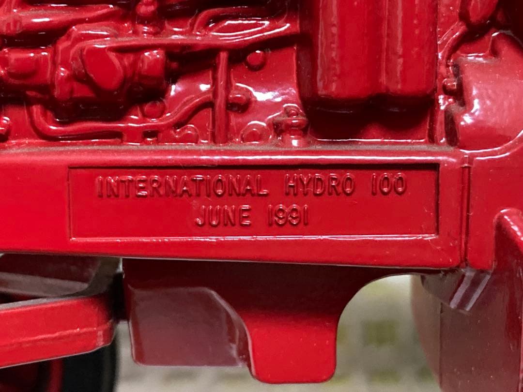 ERTL インターナショナル　トラクター