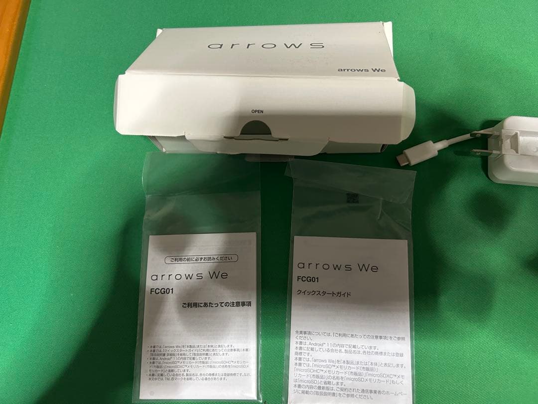 【附属品完備、充電器もつけます】arrows we FCG01 ローズゴールド