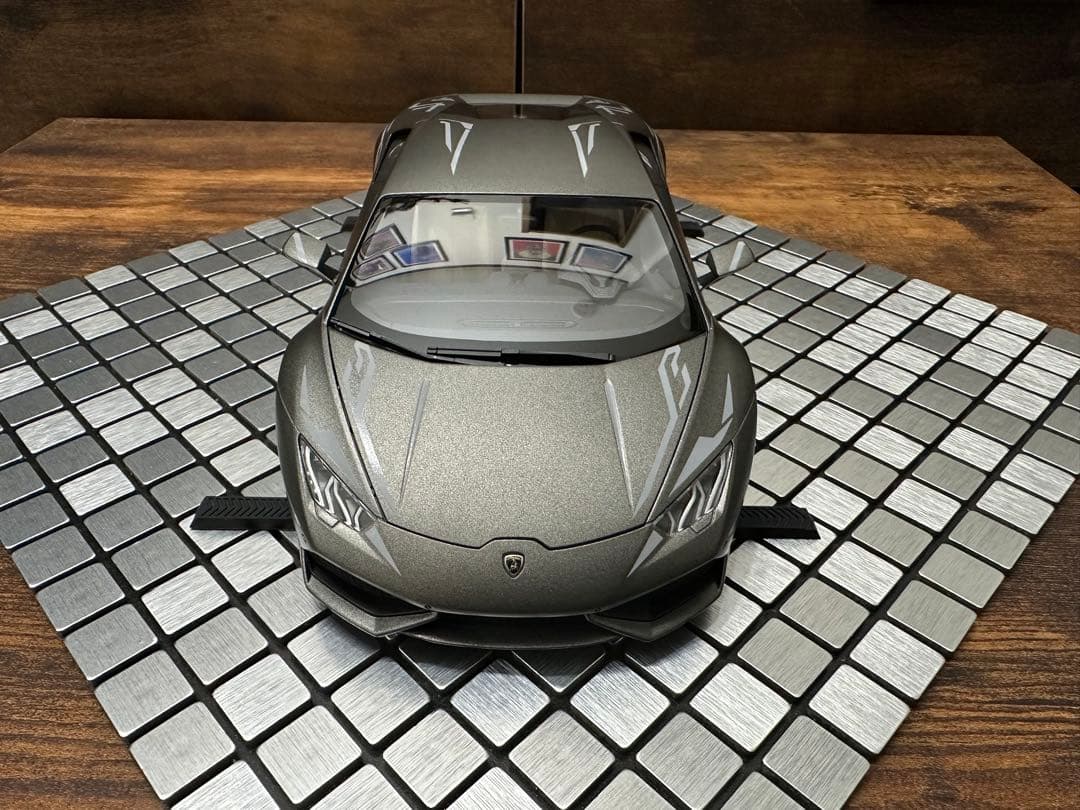 【カスタム】オートアート 1/ 18 ランボルギーニ ウラカン マットグレー