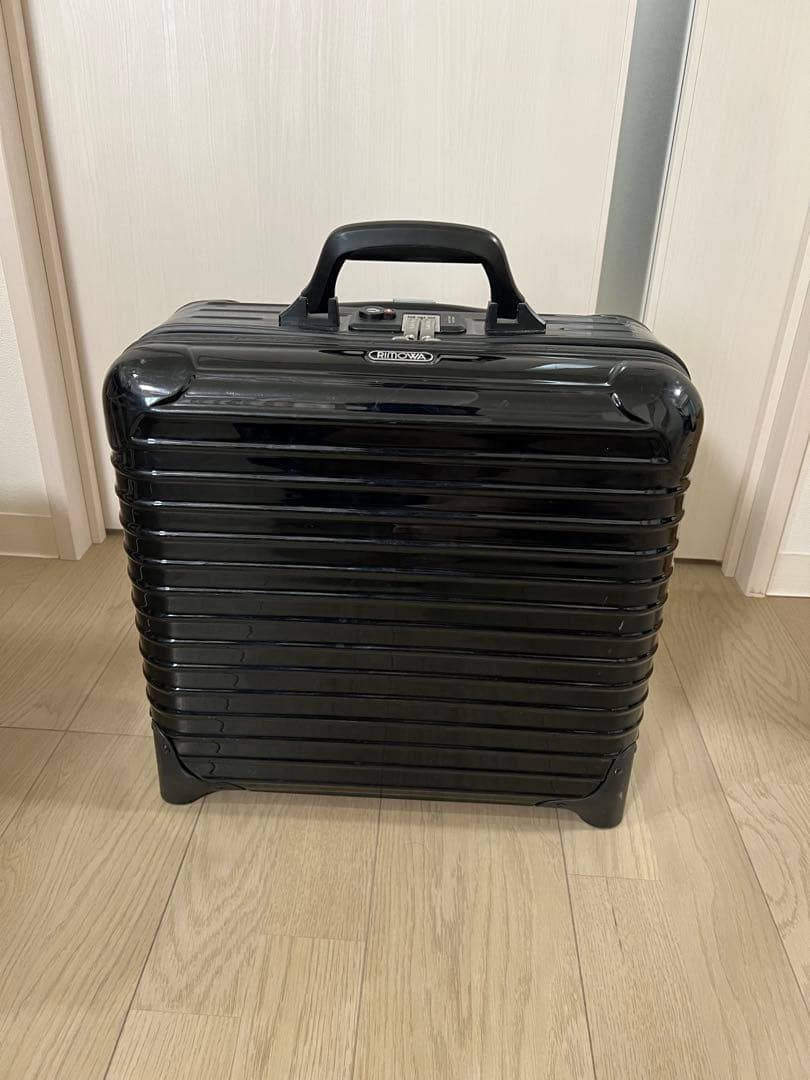 RIMOWA ブラック キャリーケース