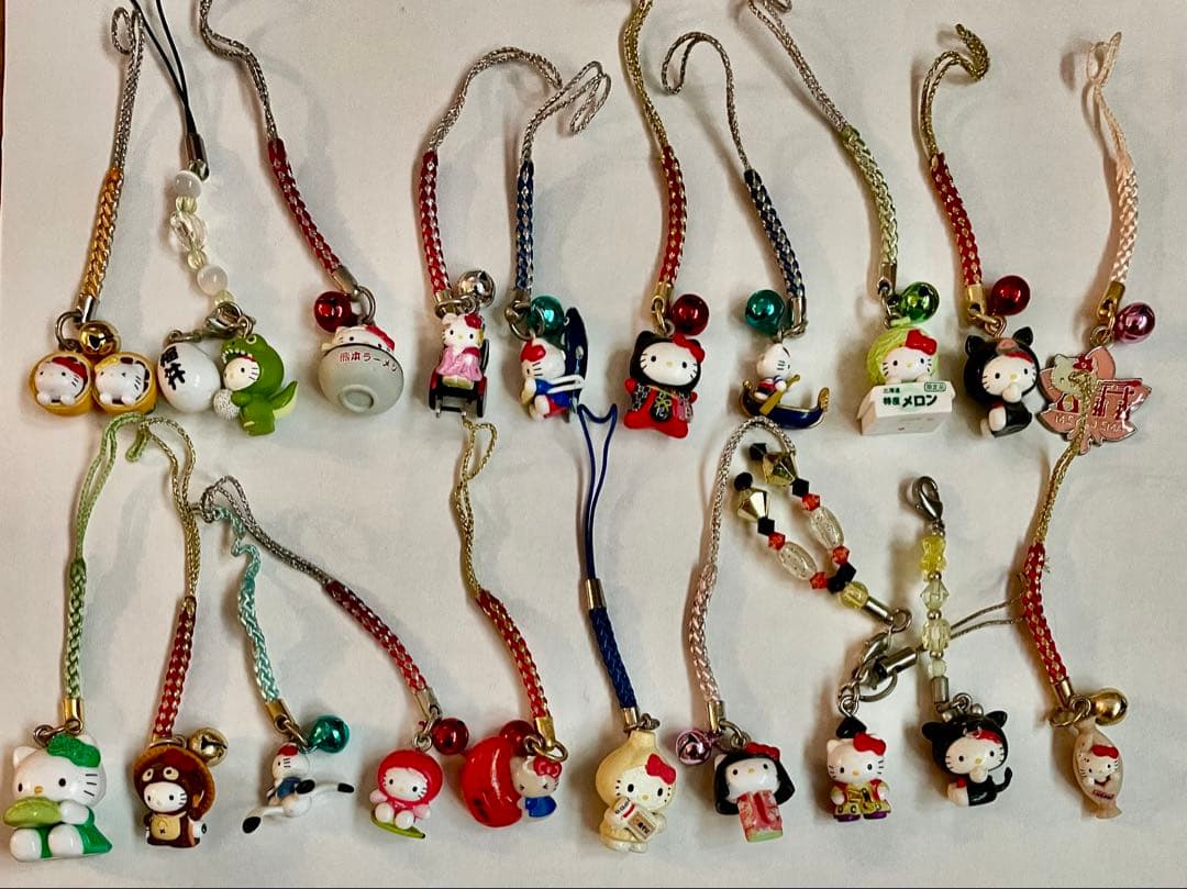 ご当地キティちゃんストラップ191個まとめ売り